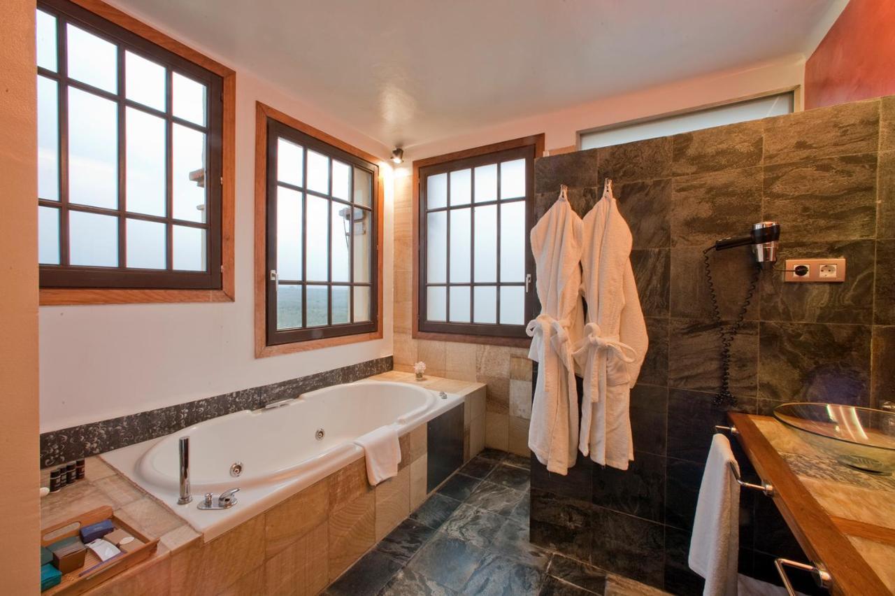 Hotel Boutique Mas Passamaner Ла-Сельва-дель-Камп Экстерьер фото